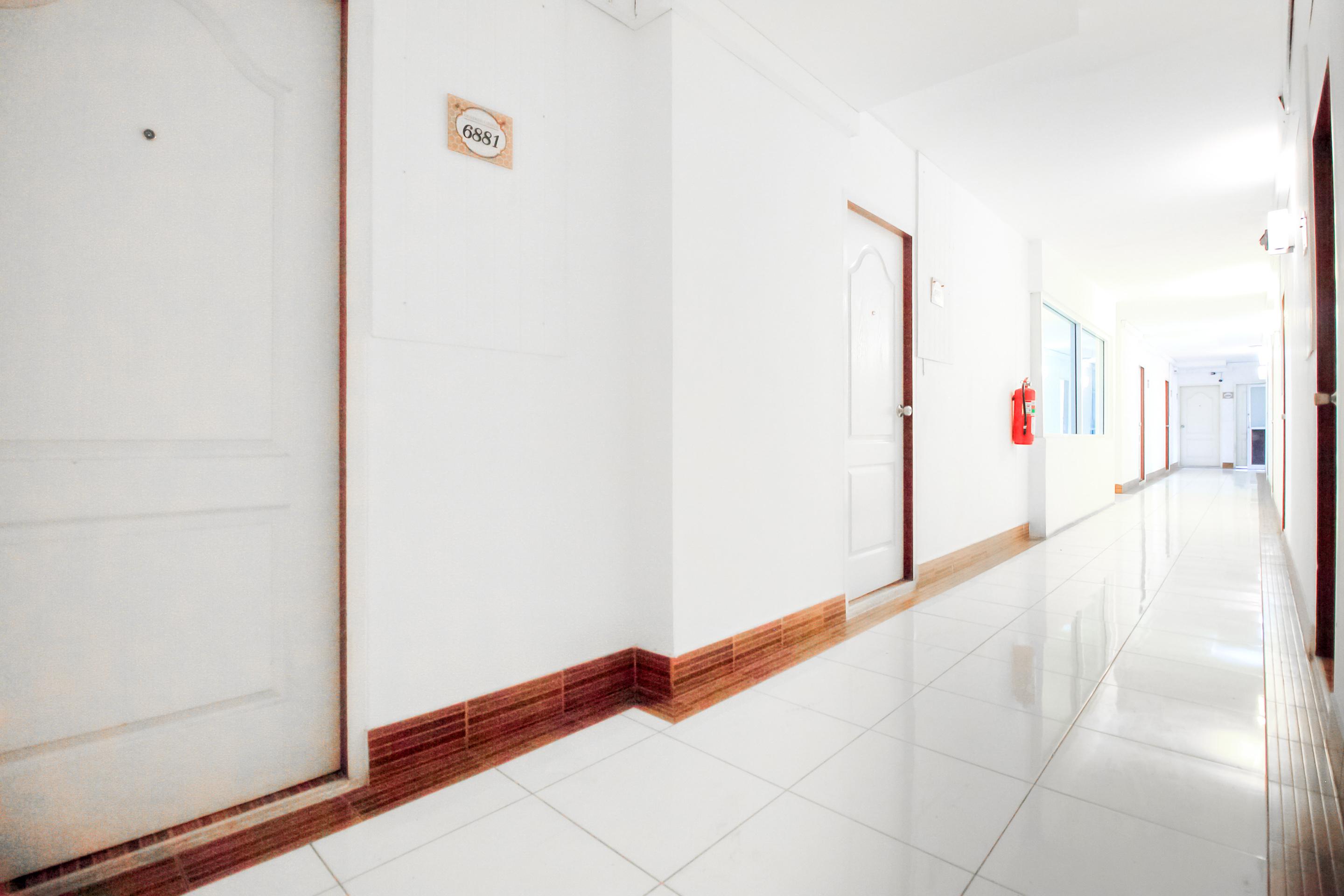 Capital O 411 Grandview Condo 15 Банкок Екстериор снимка