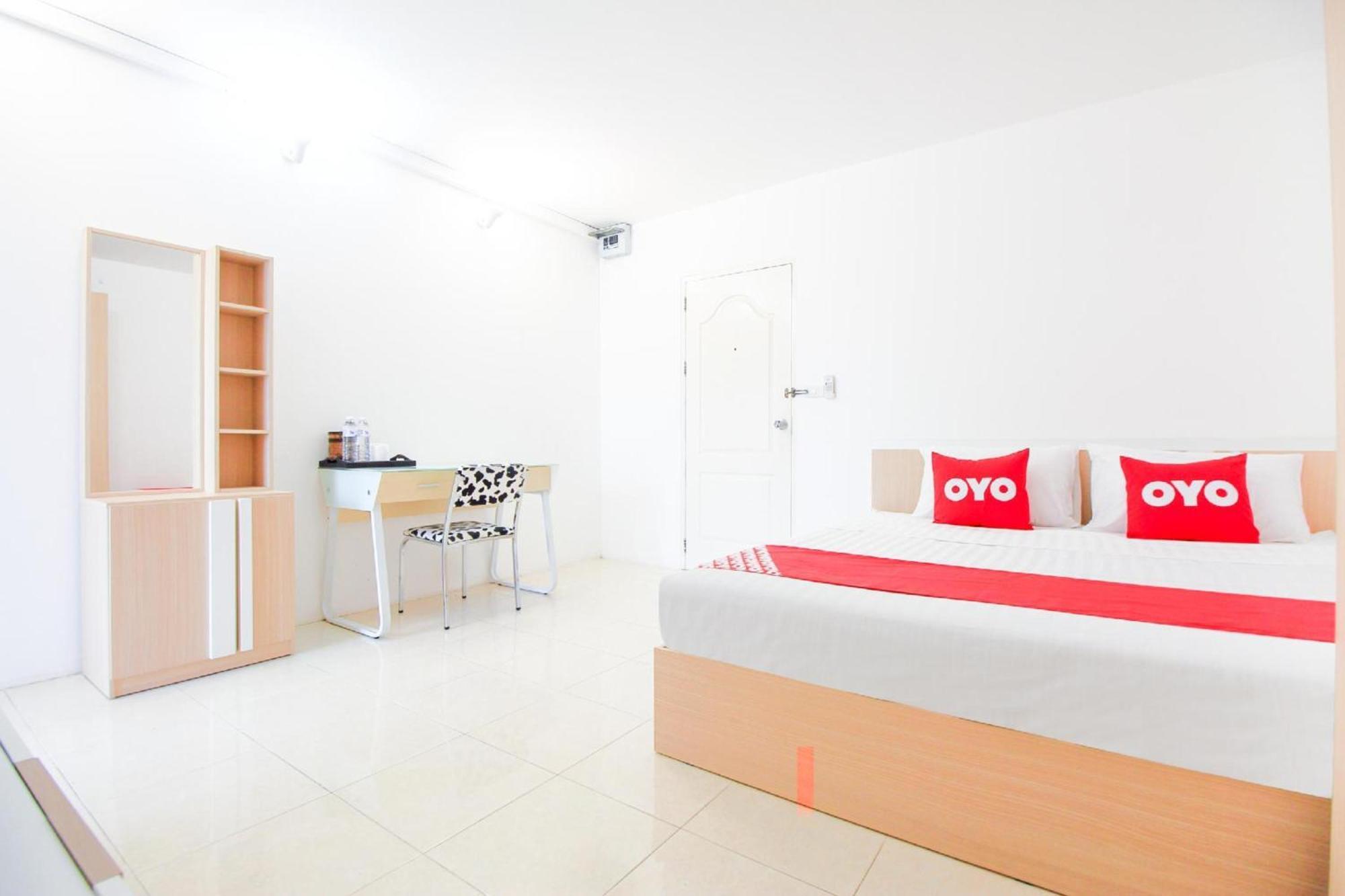 Capital O 411 Grandview Condo 15 Банкок Екстериор снимка
