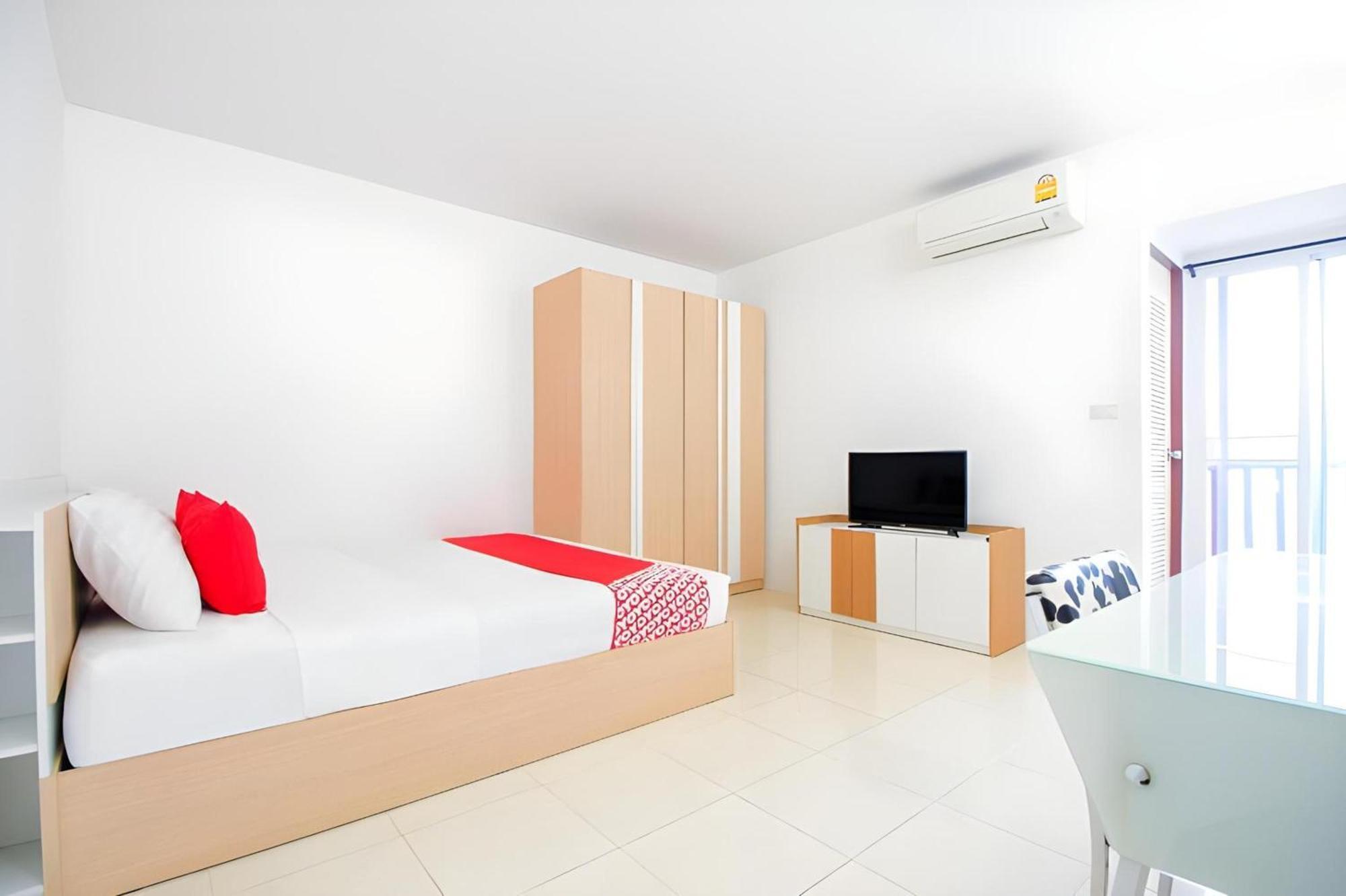 Capital O 411 Grandview Condo 15 Банкок Екстериор снимка